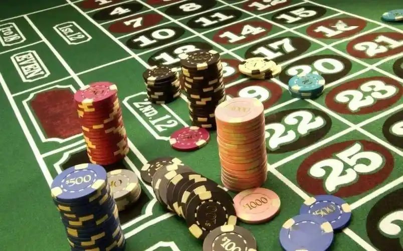 Người dùng Việt Nam tham gia bàn baccarat Live Casino trên điện thoại